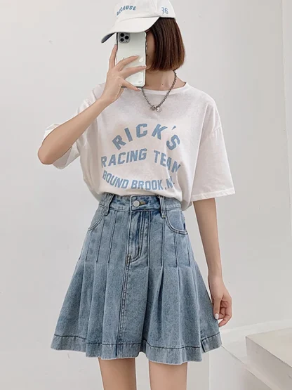 Pleated Mini Zippered Denim Skirt - Image 2