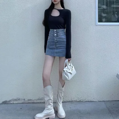 Buttoned High-waist Denim Skirt - Image 3
