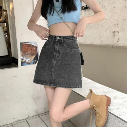 Casual Dark Mini Denim Skirt - Image 4