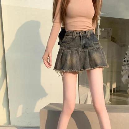 Retro Faded Pleated Denim Skirt - Image 4