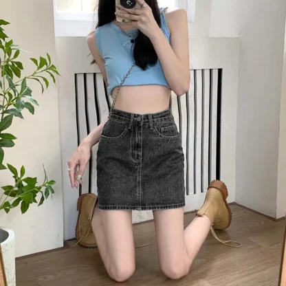 Casual Dark Mini Denim Skirt - Image 3